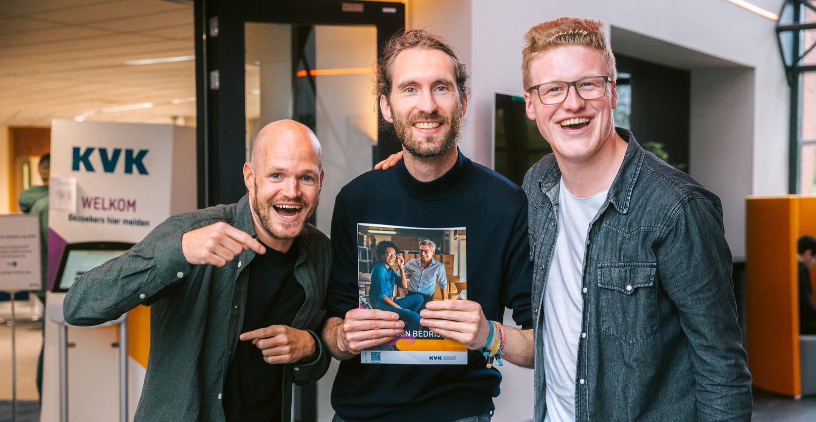 Vrouwelijke ondernemer gefrustreerd over ingewikkelde software voor het verkopen van haar producten